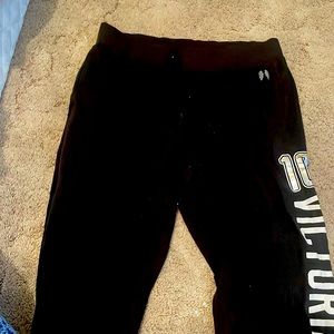 Victoria’s Secret cropped sweat pants black M